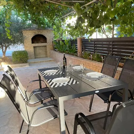 Apartmani Komin Pakoštane Exterior foto
