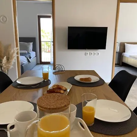 Apartmani Komin Pakoštane Exterior foto