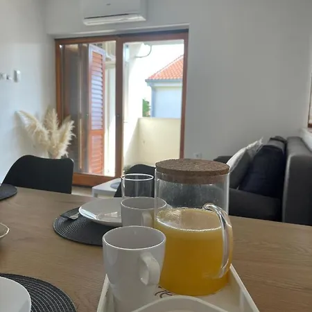 Apartmani Komin Pakoštane Exterior foto