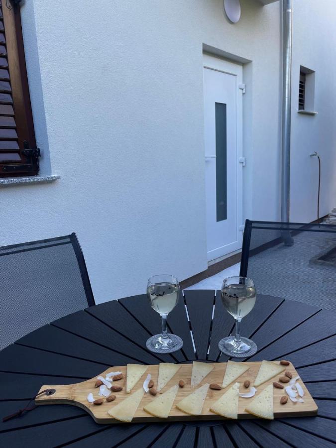 Apartment Komin Pakoštane